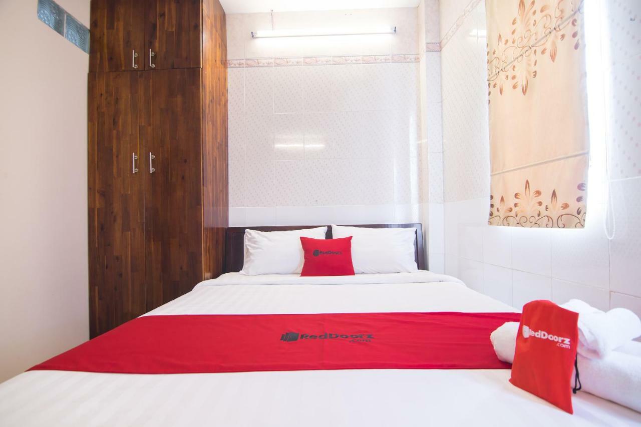 Hotel Reddoorz Near Khu Che Xuat Tan Thuan 2 Ho-Chi-Minh-Stadt Exterior foto