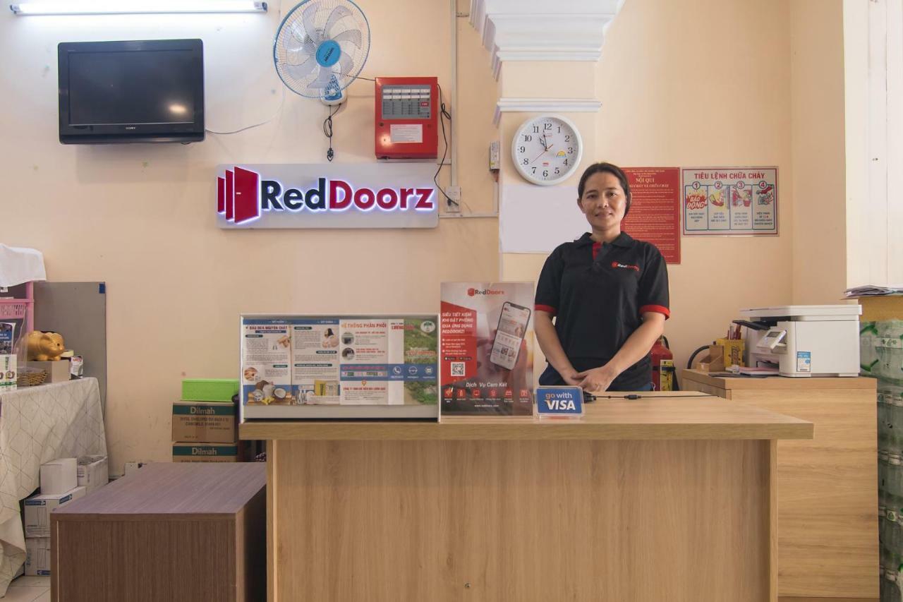 Hotel Reddoorz Near Khu Che Xuat Tan Thuan 2 Ho-Chi-Minh-Stadt Exterior foto
