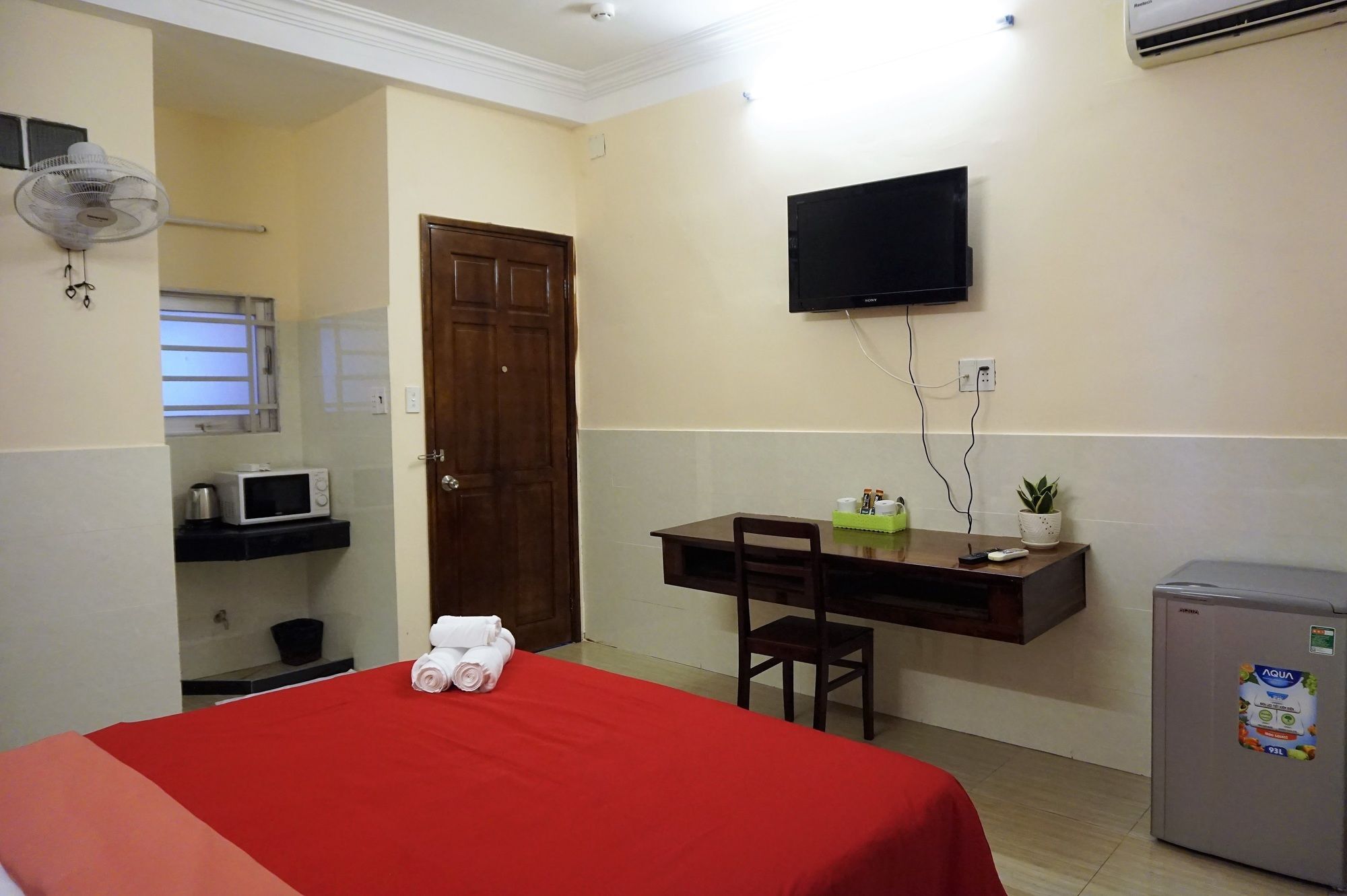 Hotel Reddoorz Near Khu Che Xuat Tan Thuan 2 Ho-Chi-Minh-Stadt Exterior foto